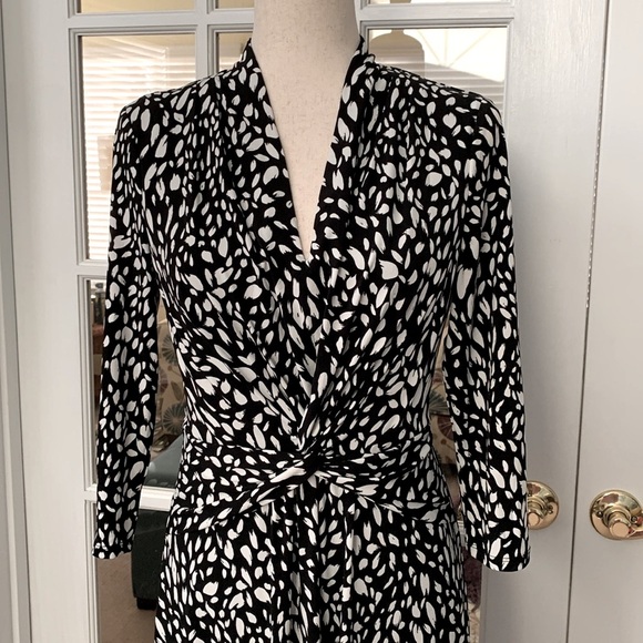 WHBM Matte Jersey Twist Front Dress - Picture 7 of 16